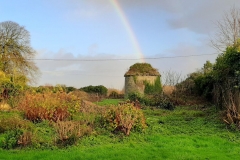 Pigeonnier et arc en ciel