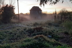 Le pigeonnier dans la brume
